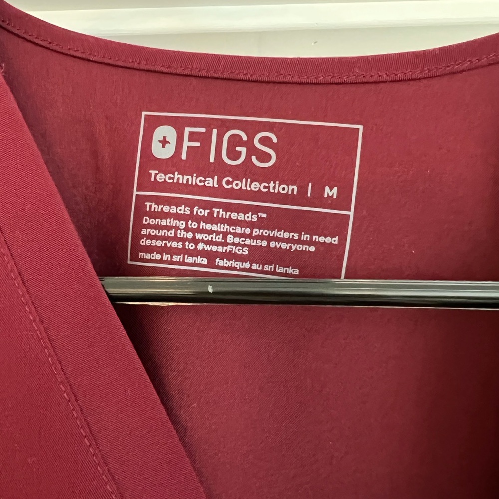 Women’s Figs Set, Maroon, Like New - Picture 3 of 3